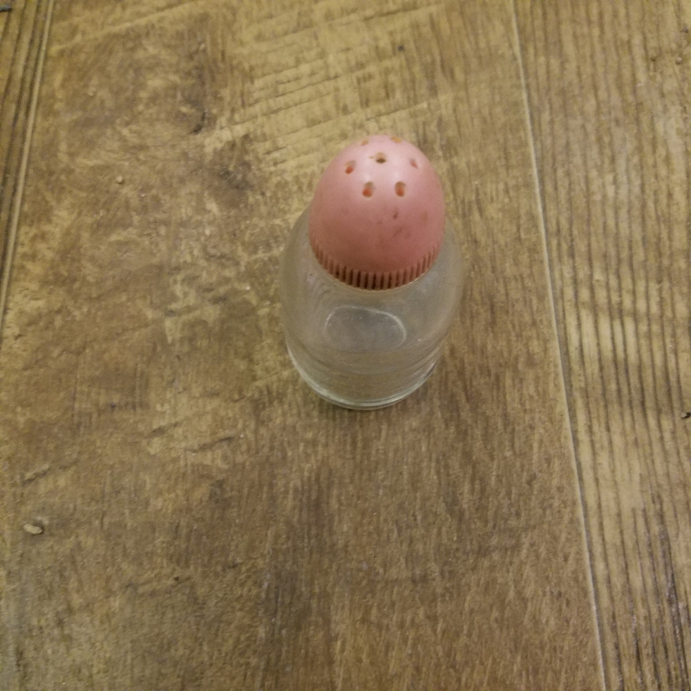 Vintage Salt or pepper shaker glass w Pink plastic lid